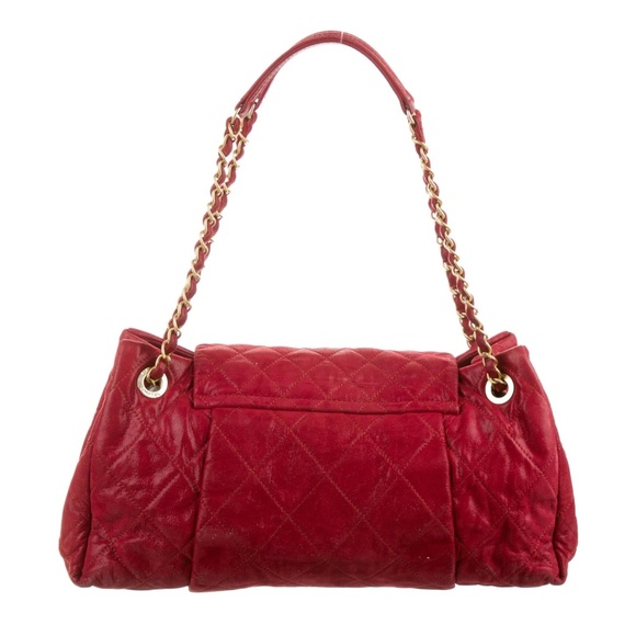 CHANEL RED LEATHER CHIC FLAP BAG SMALL (2011) - Picture 3 of 9